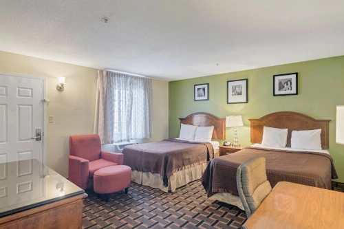 Savannah Garden Hotel image 11