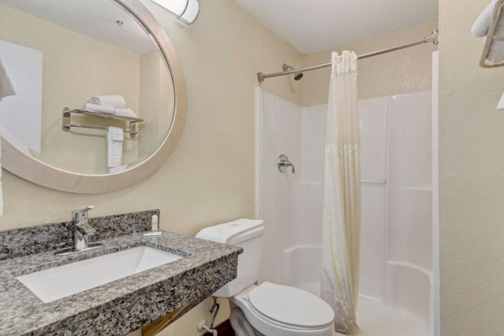 Savannah Garden Hotel Image 12