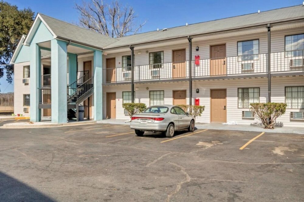 Savannah Garden Hotel Image 18