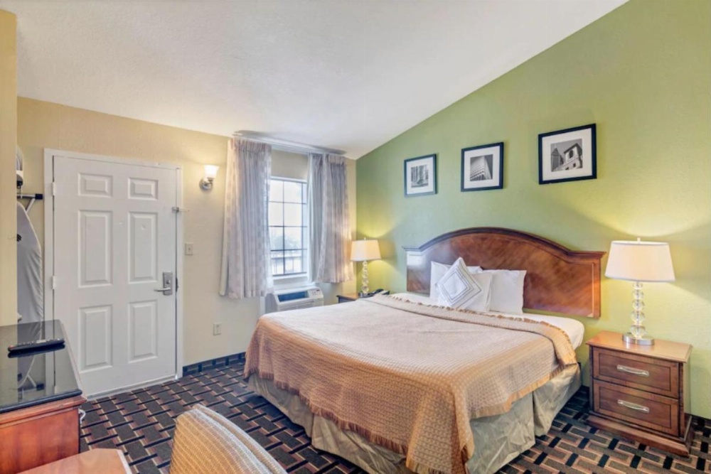 Savannah Garden Hotel Image 22