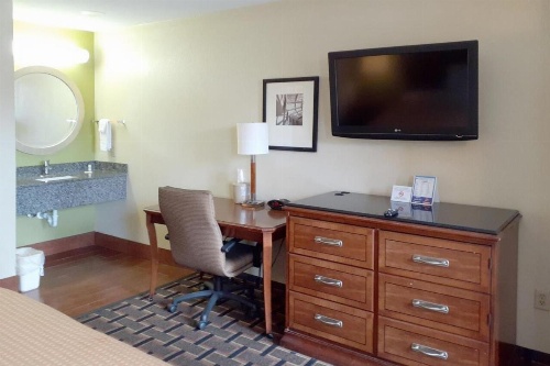 Savannah Garden Hotel image 26