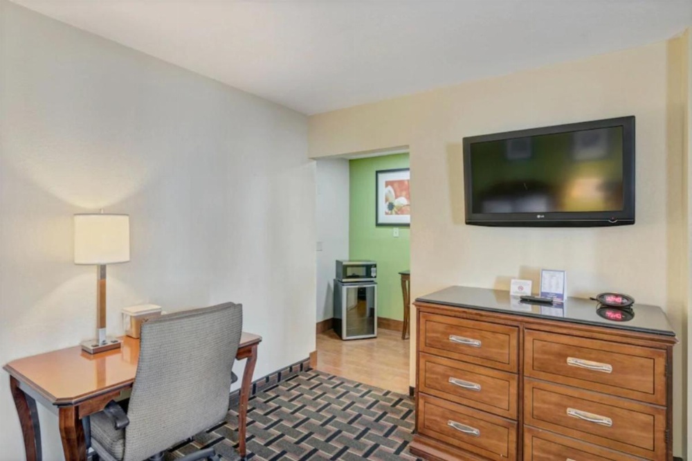 Savannah Garden Hotel Image 32