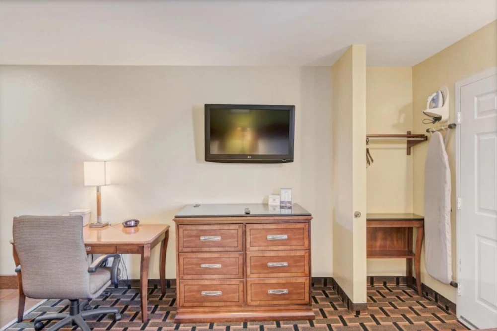 Savannah Garden Hotel Image 33