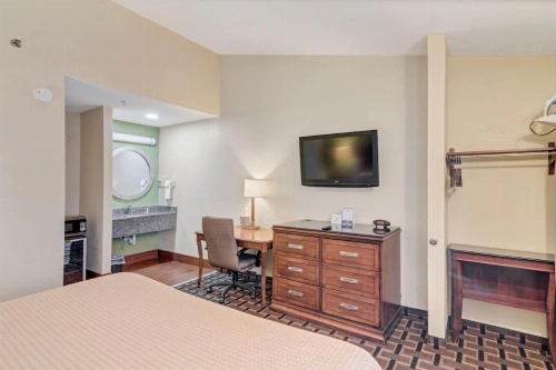 Savannah Garden Hotel image 9